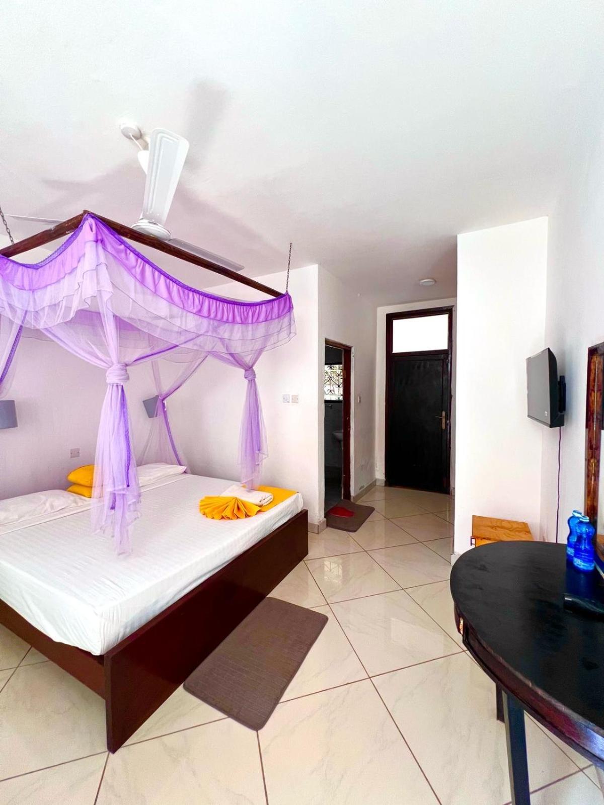 Papillon Garden Bar Villas Bamburi Esterno foto