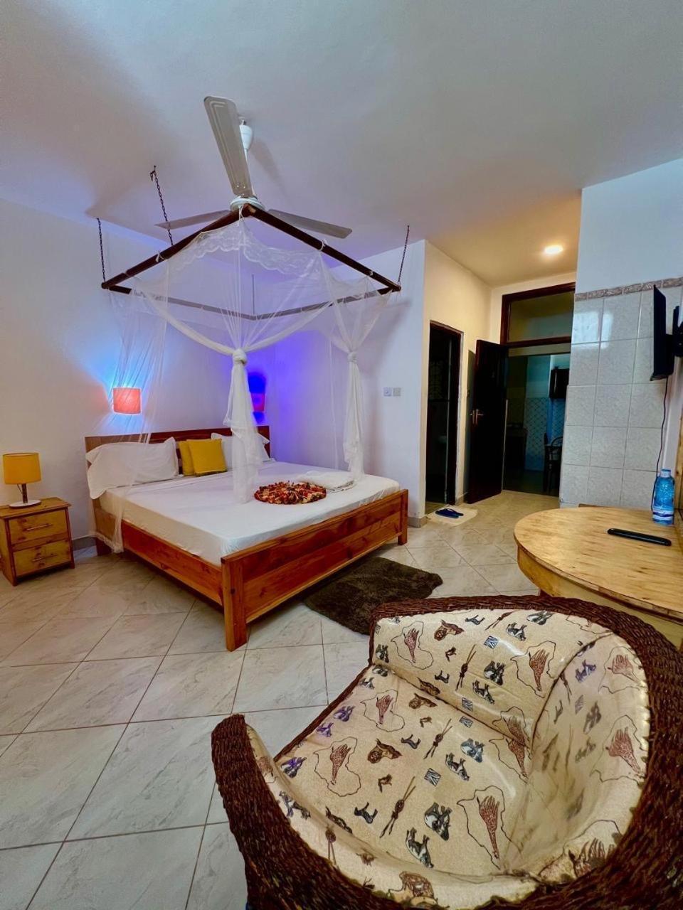 Papillon Garden Bar Villas Bamburi Esterno foto