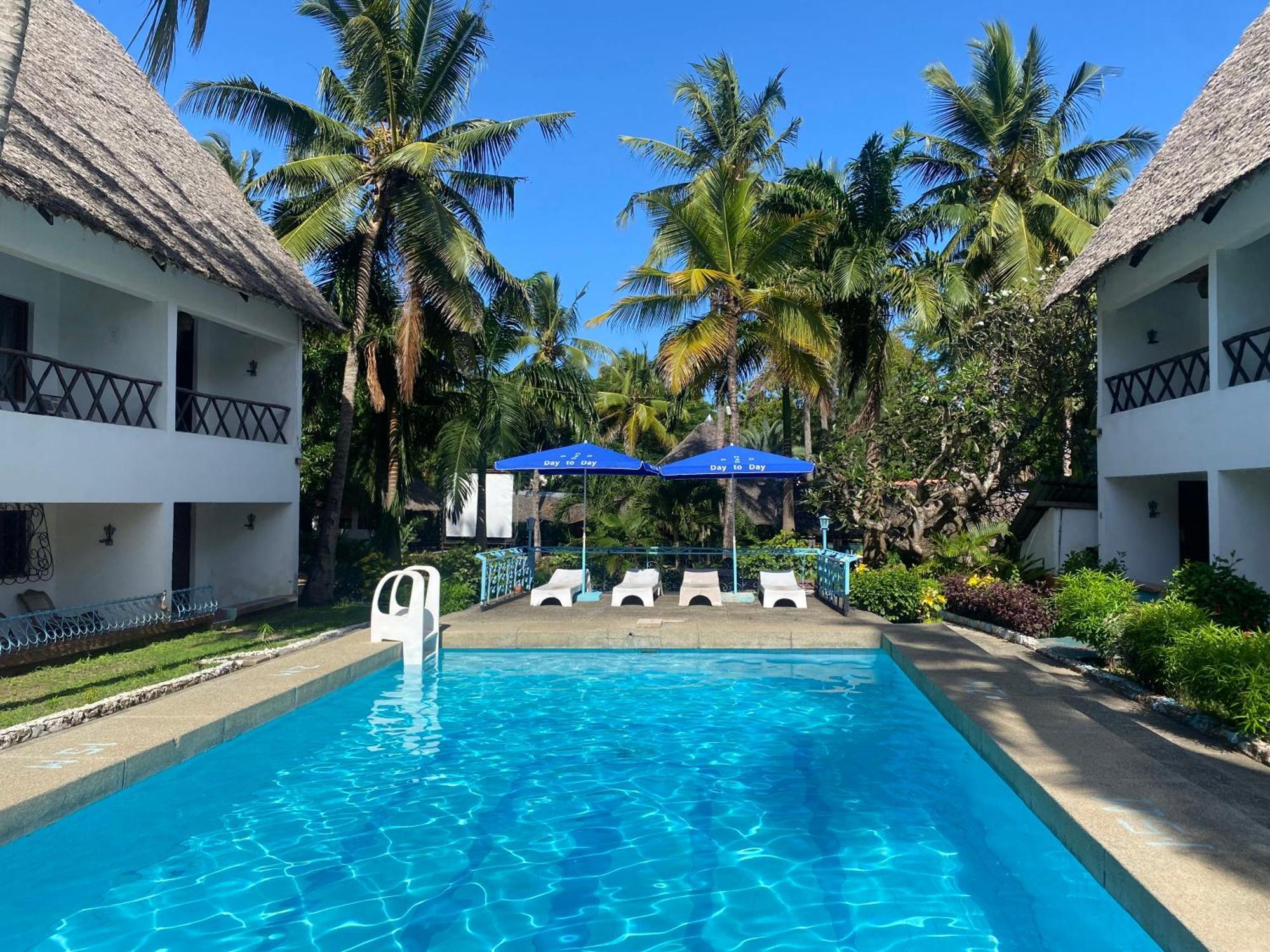 Papillon Garden Bar Villas Bamburi Esterno foto