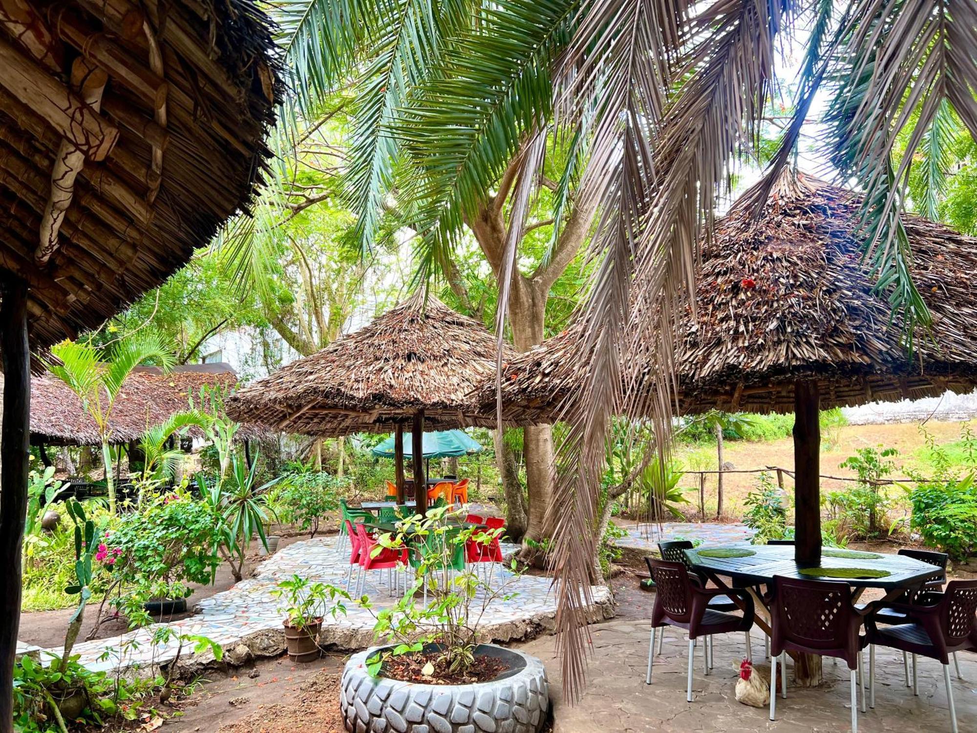 Papillon Garden Bar Villas Bamburi Esterno foto