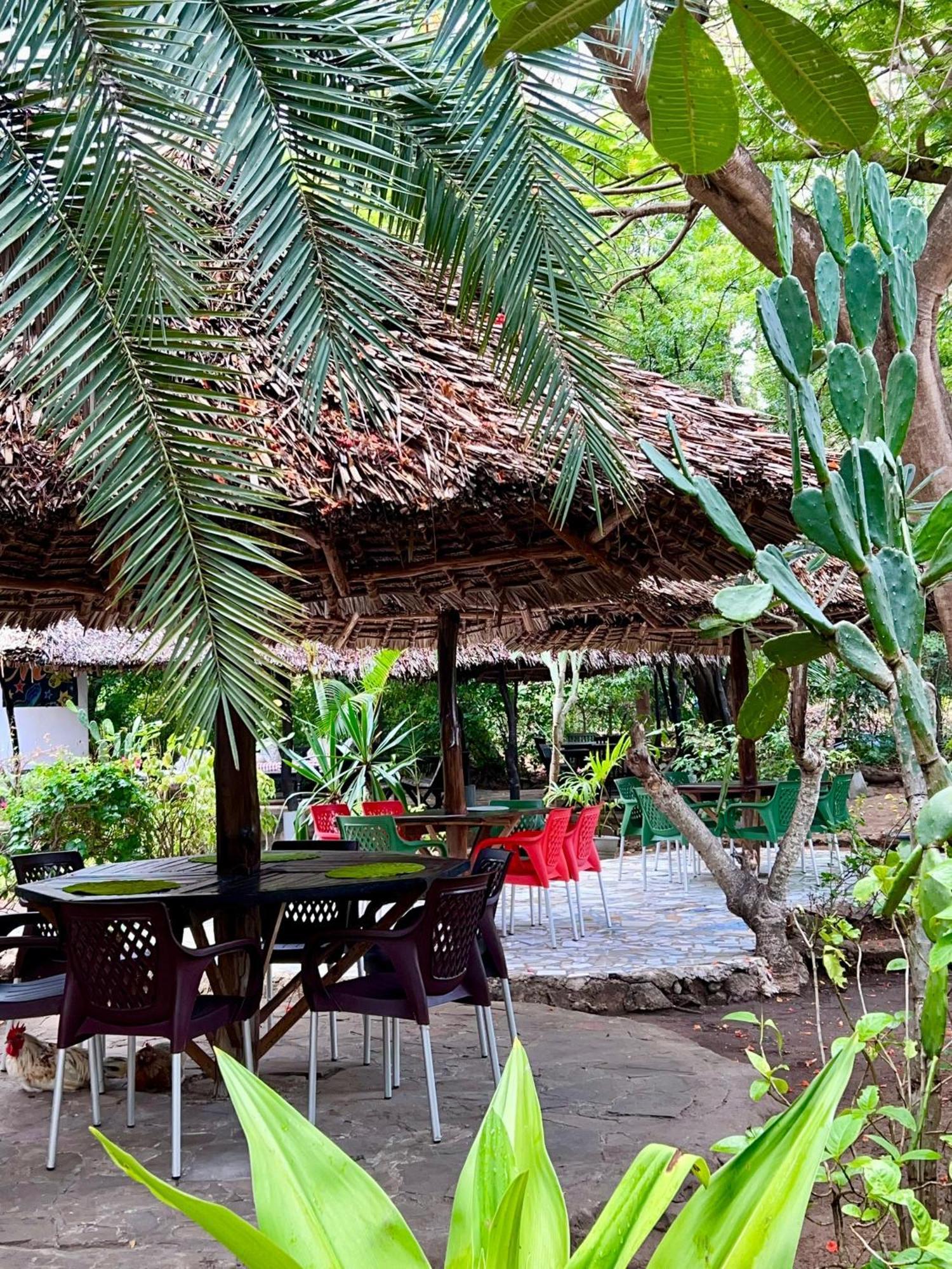 Papillon Garden Bar Villas Bamburi Esterno foto