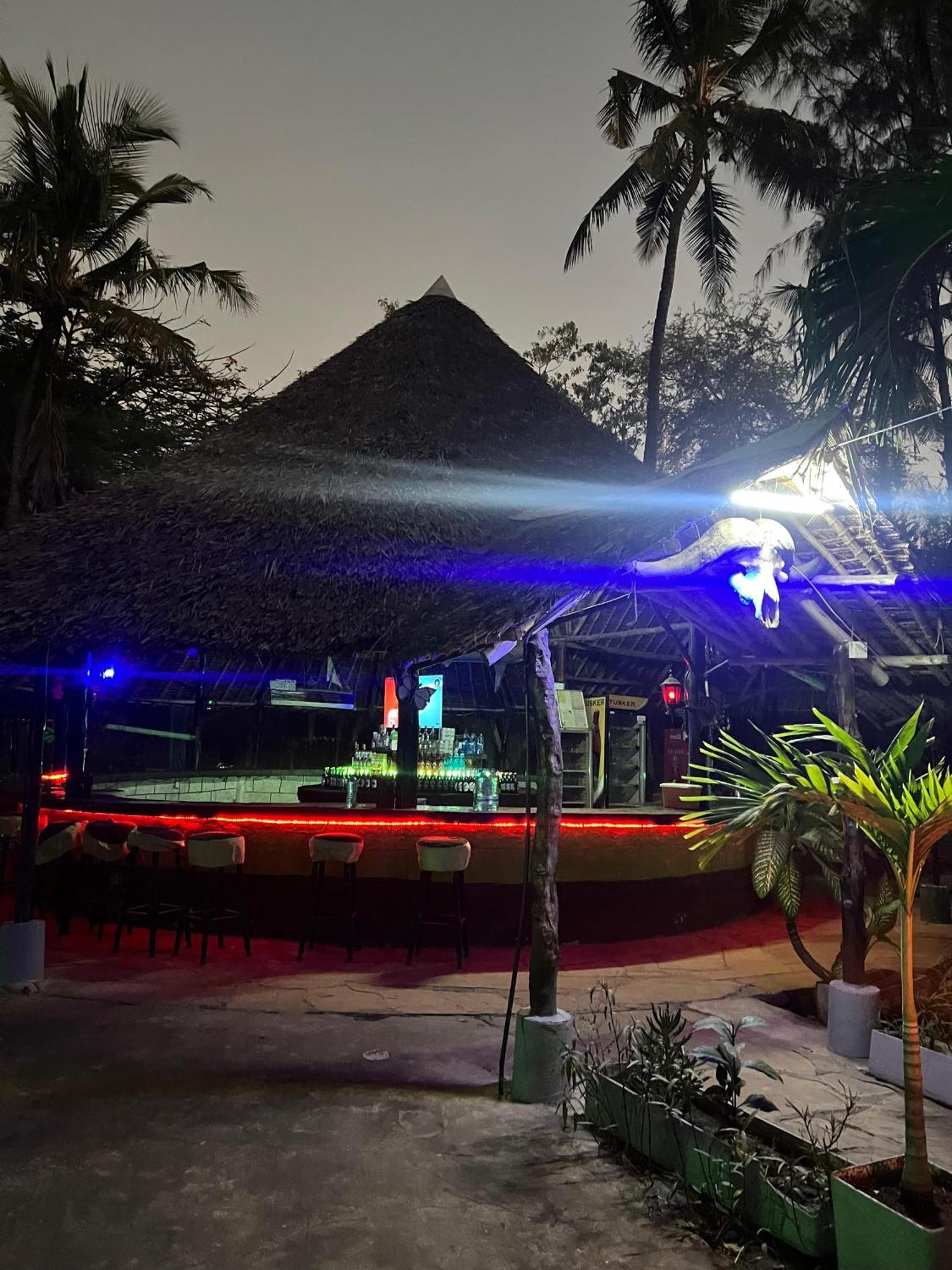 Papillon Garden Bar Villas Bamburi Esterno foto